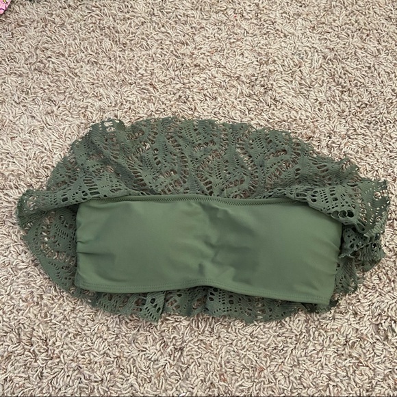 Flouncy Aerie Bandeau bikini top - Picture 3 of 4